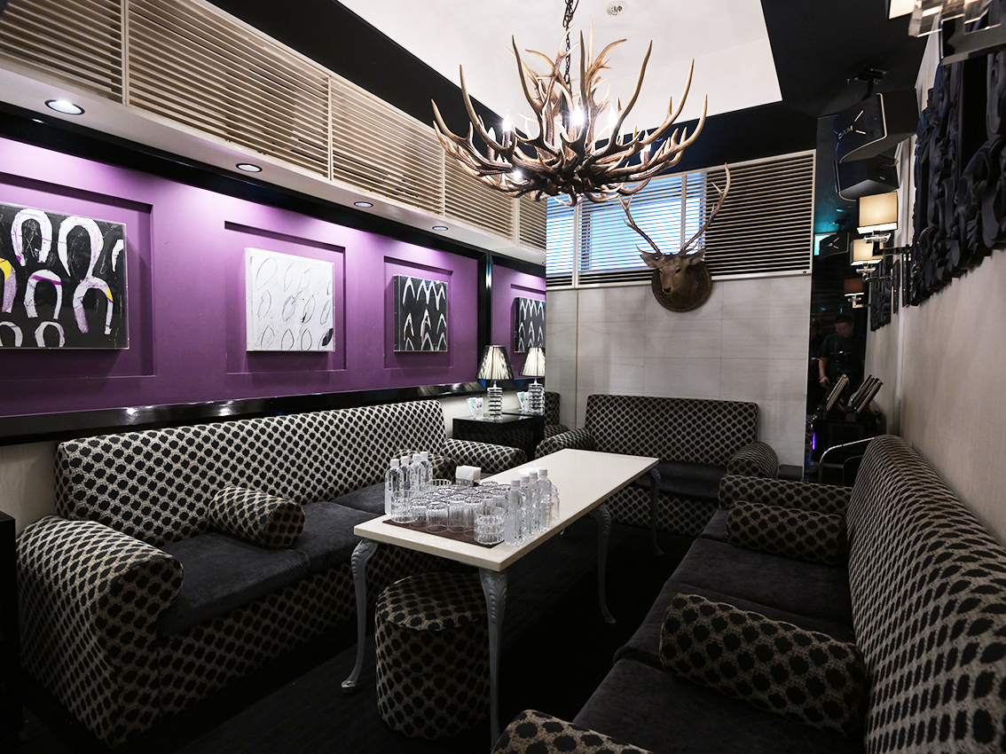 VIP ROOM